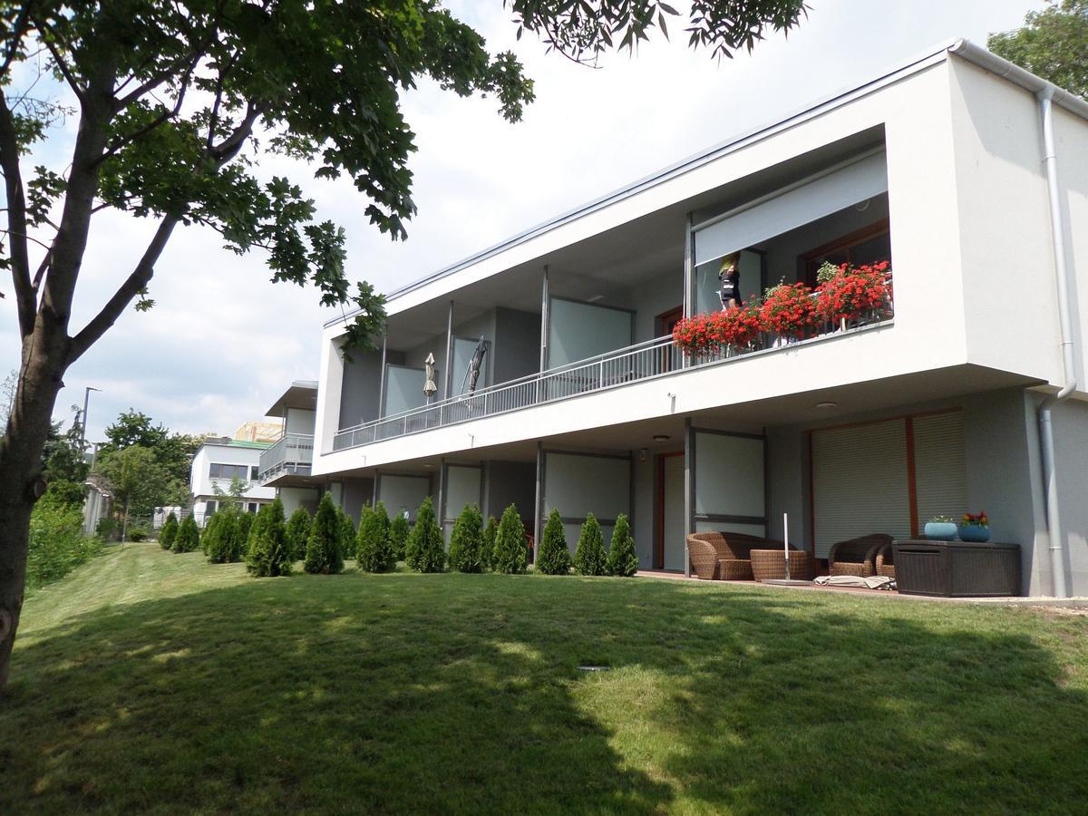 Silver Delux Apartman บาลาตอนฟือเรด ภายนอก รูปภาพ